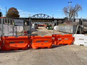 Ein bisschen Wasser siehst Du unter der Brücke